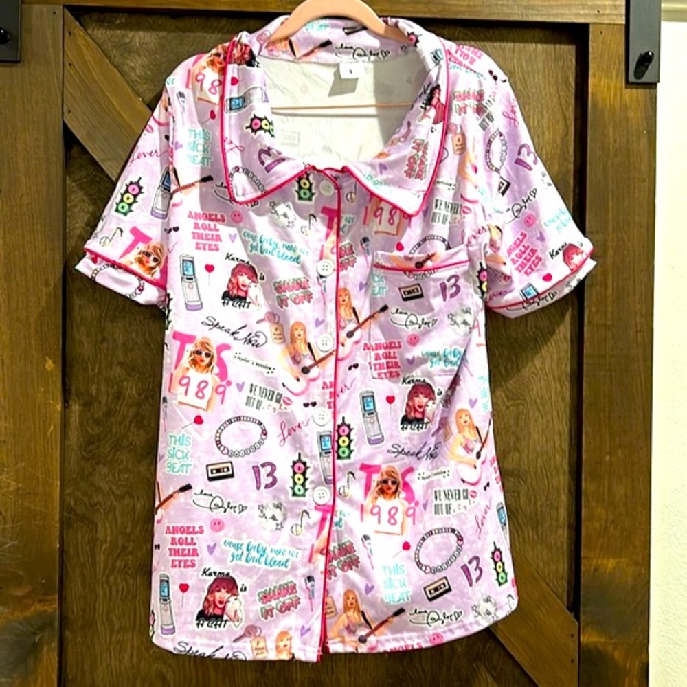 NWOT Adult Swiftie Pajama Size Large